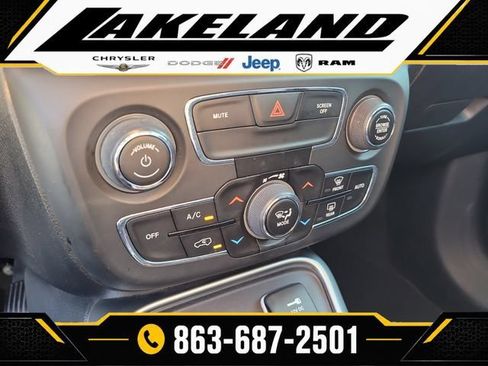 Used 2020 Jeep Compass Latitude FWD image 23