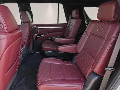Used 2025 Cadillac Escalade Sport AWD/4WD image 14