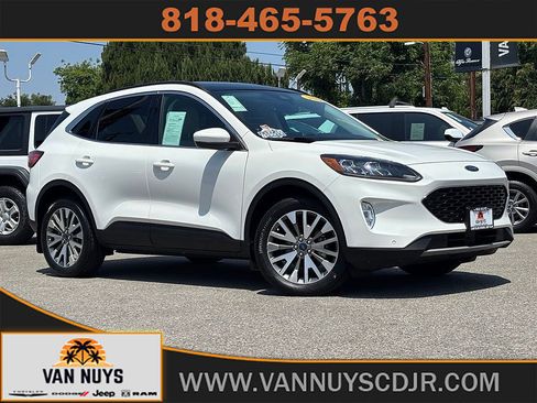 Used 2022 Ford Escape Titanium w/ Class II Trailer Tow Package AWD/4WD image 1