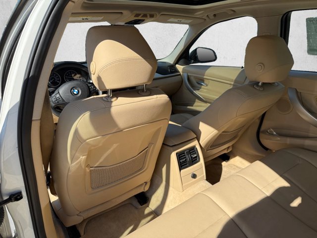 Used 2014 BMW 320i Sedan RWD image 16