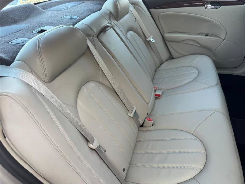 Used 2007 Buick Lucerne CXL w/ Luxury Package FWD image 31