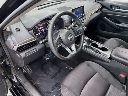 Used 2023 Nissan Altima 2.5 SV AWD/4WD image 9