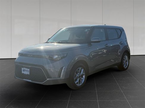 Used 2023 Kia Soul LX w/ Option Group 015 image 1