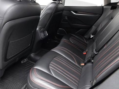 Used 2017 Maserati Levante S image 38