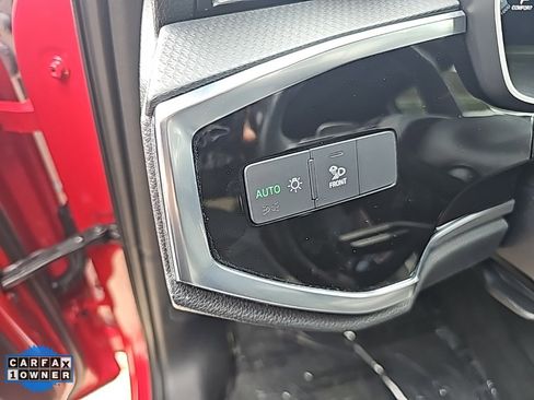 Used 2024 Audi Q3 2.0T Premium image 16