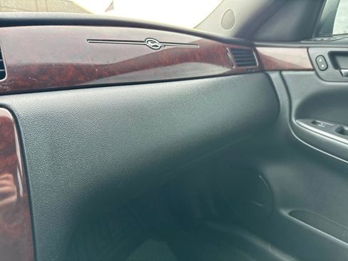 Used 2009 Chevrolet Impala LT w/ Luxury Edition Package image 12