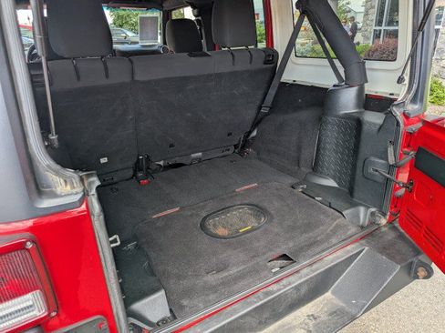 Used 2018 Jeep Wrangler Unlimited Sport S AWD/4WD image 21