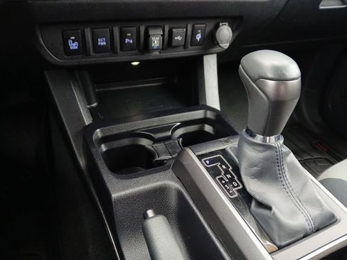 Certified 2022 Toyota Tacoma TRD Off-Road w/ Technology Package image 25