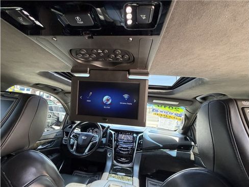 Used 2019 Cadillac Escalade Platinum AWD/4WD image 33