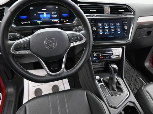 Used 2023 Volkswagen Tiguan SE FWD image 37