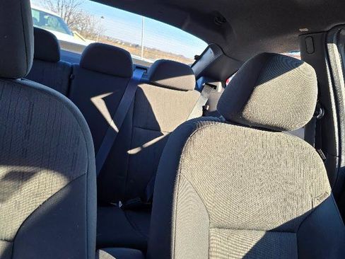 Used 2010 Ford Focus SE image 6