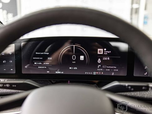 Used 2024 Lucid Air Touring AWD/4WD image 23