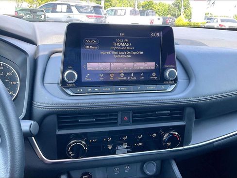 Certified 2025 Nissan Rogue S FWD image 31