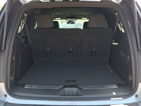Used 2025 GMC Yukon XL Denali AWD/4WD image 30