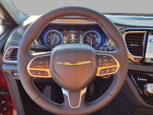 New 2026 Chrysler Pacifica Select image 11