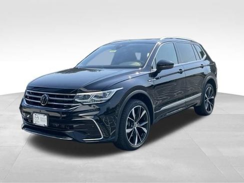 Used 2023 Volkswagen Tiguan SEL R-Line AWD/4WD image 2
