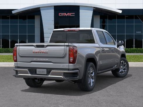 New 2026 GMC Sierra 1500 SLE w/ Preferred Package image 4