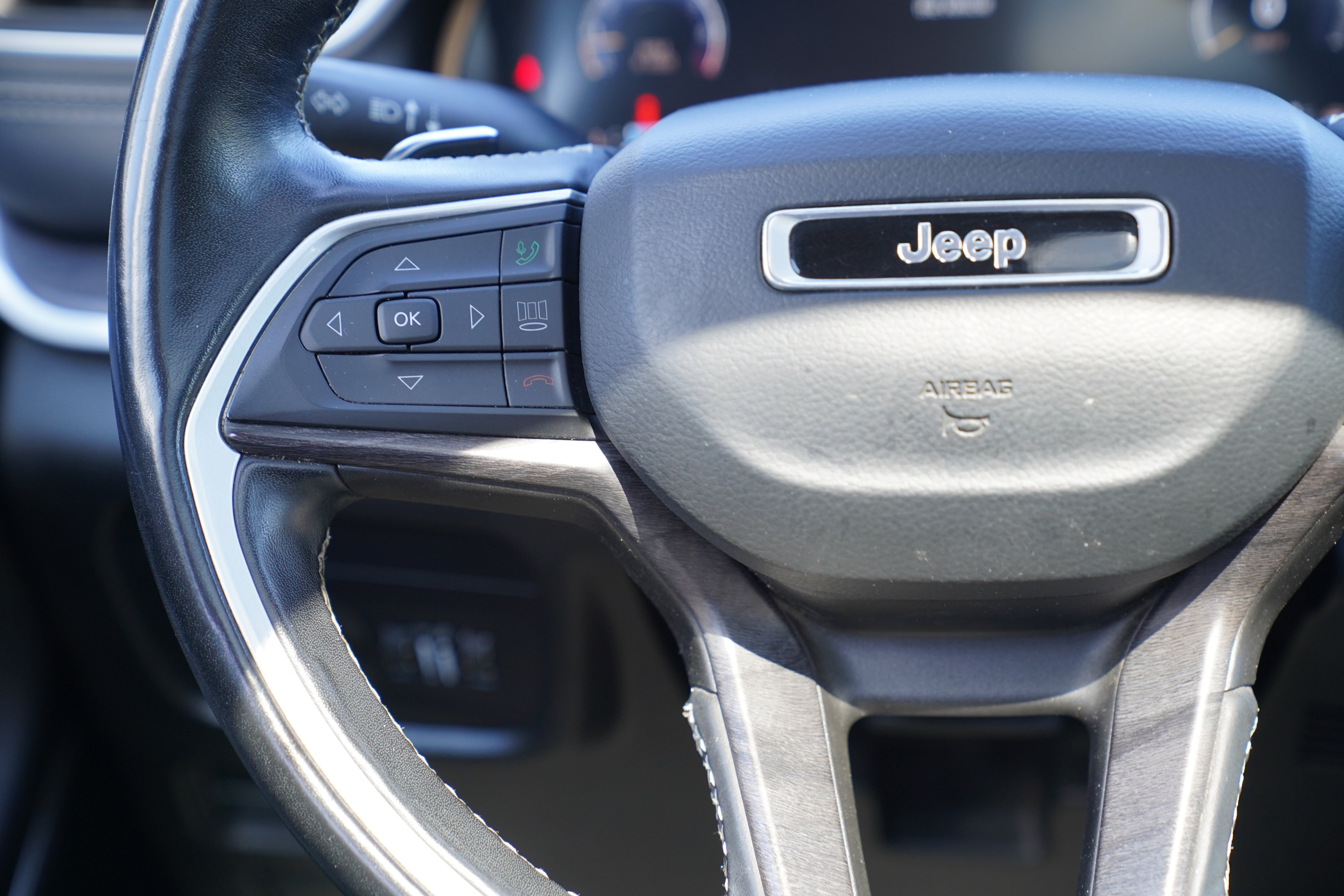 Used 2021 Jeep Grand Cherokee L Limited AWD/4WD image 20