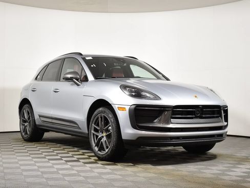 Used 2026 Porsche Macan AWD/4WD image 9