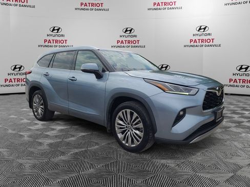 Used 2021 Toyota Highlander Platinum AWD/4WD image 1
