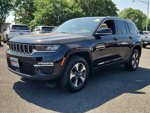 Used 2024 Jeep Grand Cherokee Limited 4xe AWD/4WD image 3