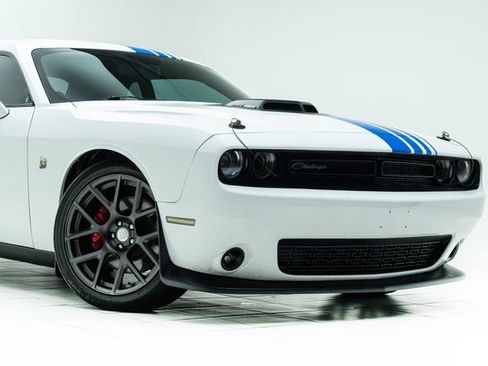 Used 2019 Dodge Challenger R/T Scat Pack w/ Shaker Package image 4