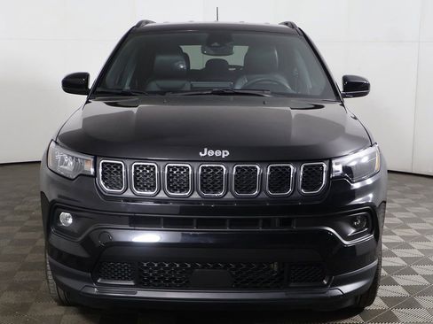 Used 2023 Jeep Compass Latitude image 9