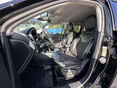 Used 2021 Jeep Compass Latitude image 13