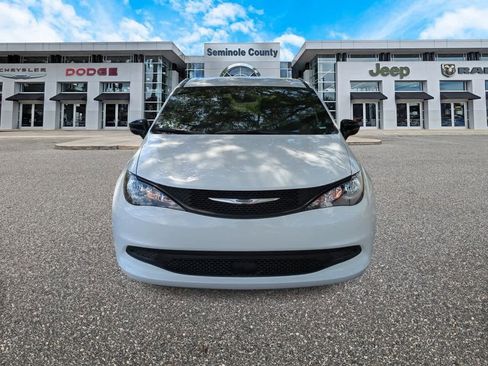 New 2026 Chrysler Voyager LX image 3