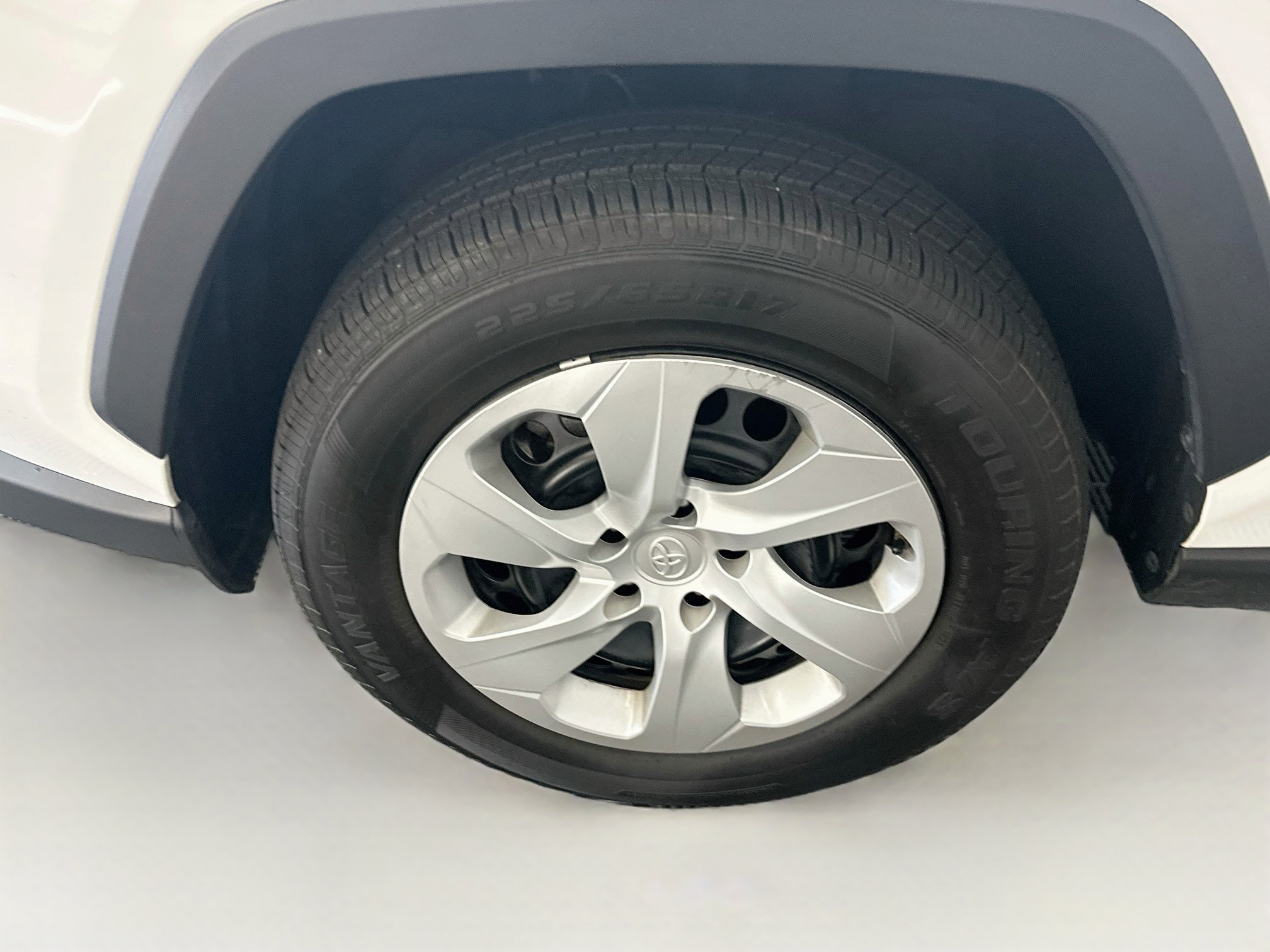 Used 2025 Toyota RAV4 LE AWD/4WD image 11