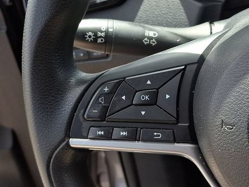 Used 2017 Nissan Rogue S AWD/4WD image 20