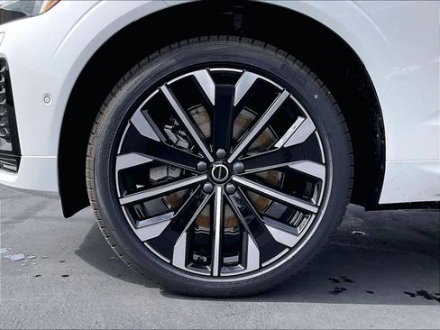 New 2026 Volvo XC60 T8 Ultra w/ Protection Package Premier image 14