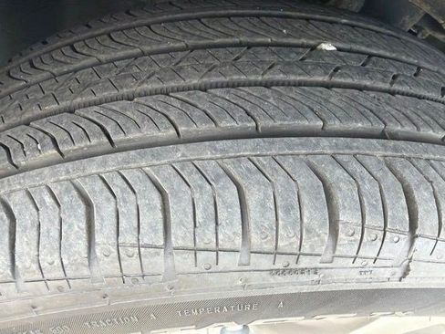 Used 2022 Jeep Cherokee Limited AWD/4WD image 9