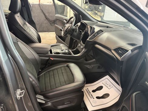 Used 2023 Ford Edge ST-Line w/ Cargo Accessory Package AWD/4WD image 29