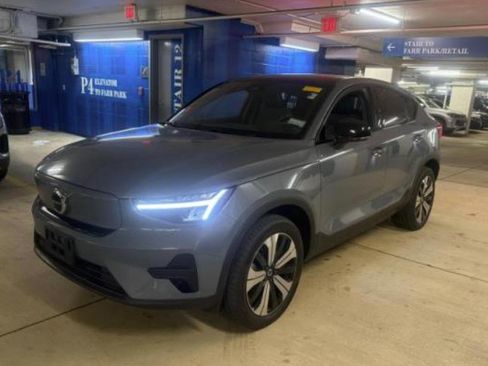Used 2023 Volvo C40 Recharge Core w/ Climate Package AWD/4WD image 17