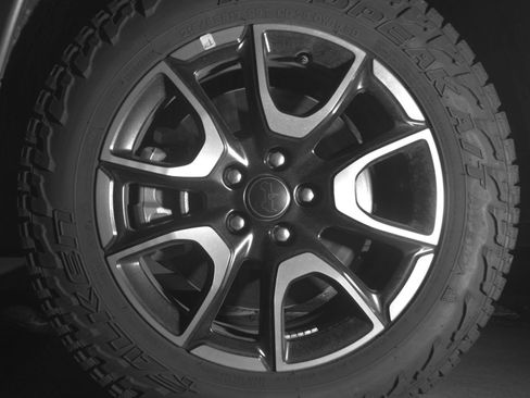 Used 2025 Jeep Compass Trailhawk AWD/4WD image 15
