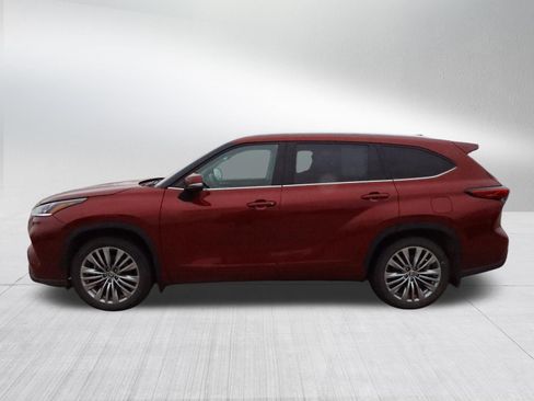 Used 2022 Toyota Highlander Platinum AWD/4WD image 4