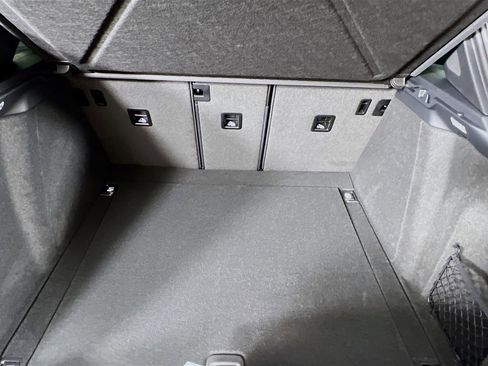 New 2026 Porsche Macan image 28