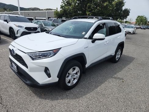 Used 2021 Toyota RAV4 XLE w/ XLE Grade Weather Package image 1