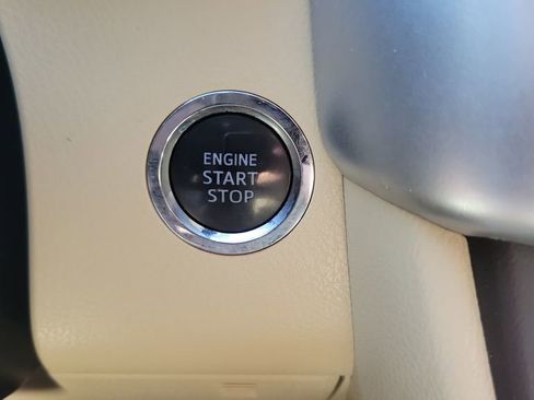 Used 2018 Toyota Highlander XLE FWD image 27