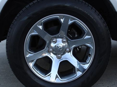 Used 2016 RAM 1500 Laramie w/ Convenience Group image 9