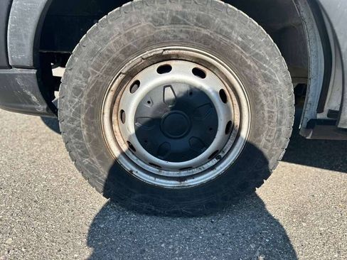 Used 2019 Ford Transit 250 148 Medium Roof RWD image 9