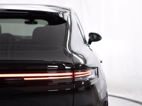 Certified 2026 Porsche Cayenne Coupe AWD/4WD image 21