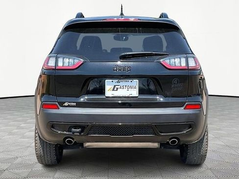 Used 2022 Jeep Cherokee Latitude AWD/4WD image 6