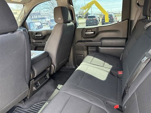 Used 2019 Chevrolet Silverado 1500 Custom w/ Custom Value Package image 10