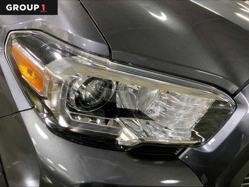 Certified 2020 Toyota Tacoma TRD Sport w/ Technology Package image 28