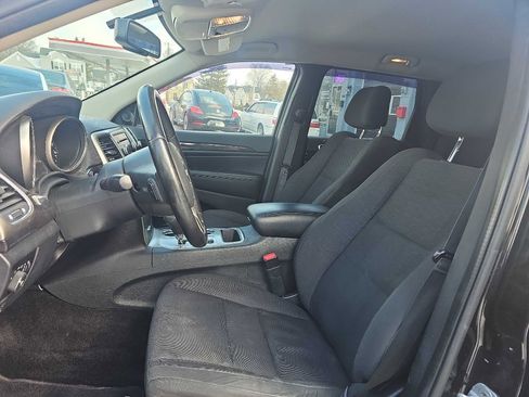 Used 2012 Jeep Grand Cherokee Laredo w/ Laredo E Group image 10