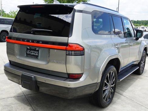 Used 2024 Lexus GX 550 AWD/4WD image 6