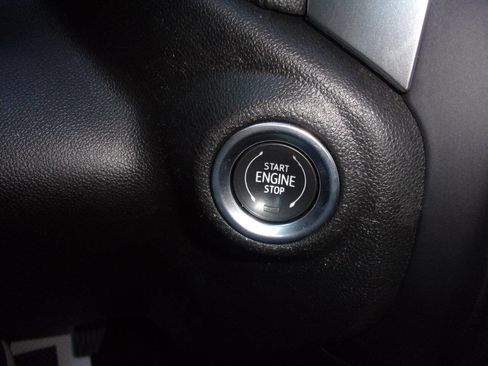 Used 2020 Chevrolet Silverado 1500 LTZ w/ LTZ Convenience Package image 19