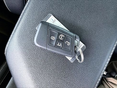 Used 2024 Volkswagen Jetta SE FWD image 26